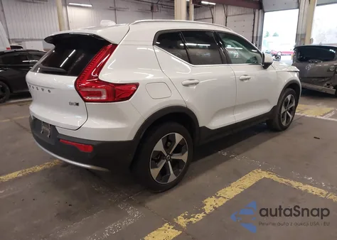 2023 Volvo Xc40 B5 Plus Bright Theme z USA, uszkodzony, nr VIN YV4L12UN5P2093993